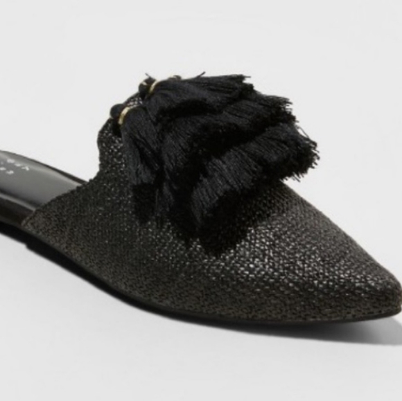 BLACK TASSELED WOVEN FLAT  7 - Picture 3 of 3